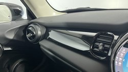 2021 (21) MINI HATCHBACK 1.5 Cooper Classic 3dr Auto 4892002