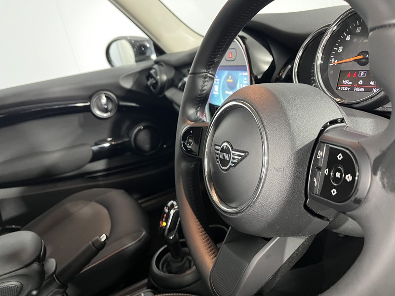 2021 (21) MINI HATCHBACK 1.5 Cooper Classic 3dr Auto 4891998