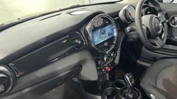 2021 (21) MINI HATCHBACK 1.5 Cooper Classic 3dr Auto 4891984