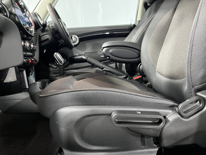 2021 (21) MINI HATCHBACK 1.5 Cooper Classic 3dr Auto 4892010