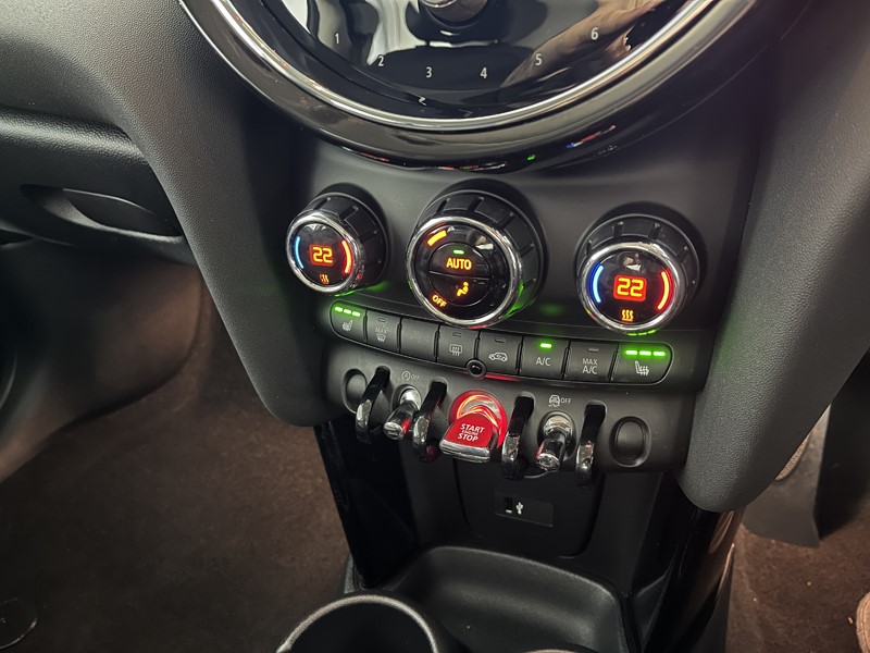 2021 (21) MINI HATCHBACK 1.5 Cooper Classic 3dr Auto 4892006