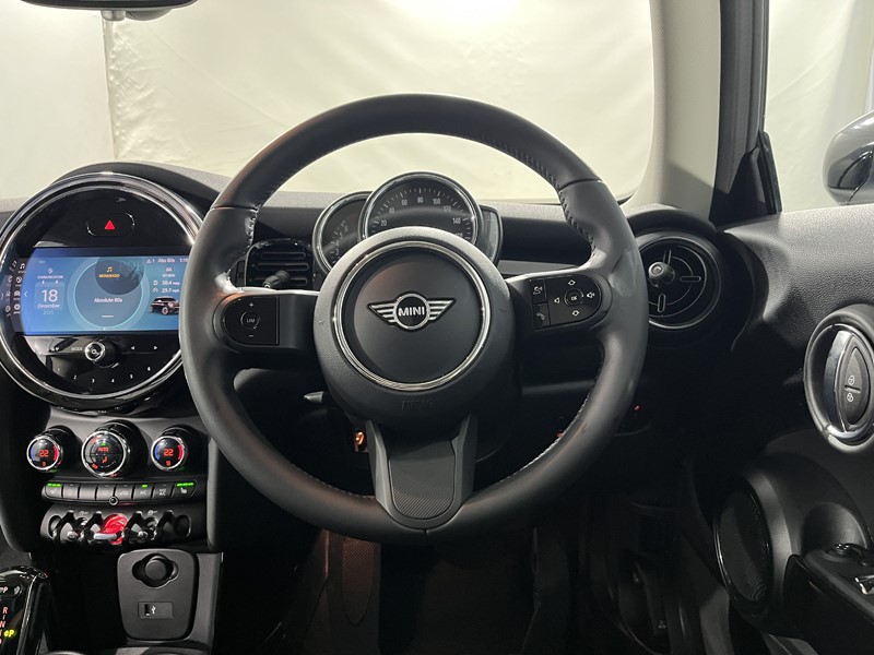 2021 (21) MINI HATCHBACK 1.5 Cooper Classic 3dr Auto 4891982