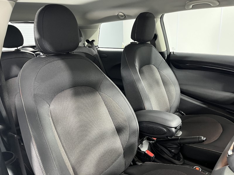 2021 (21) MINI HATCHBACK 1.5 Cooper Classic 3dr Auto 4891988