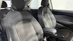 2021 (21) MINI HATCHBACK 1.5 Cooper Classic 3dr Auto 4891988