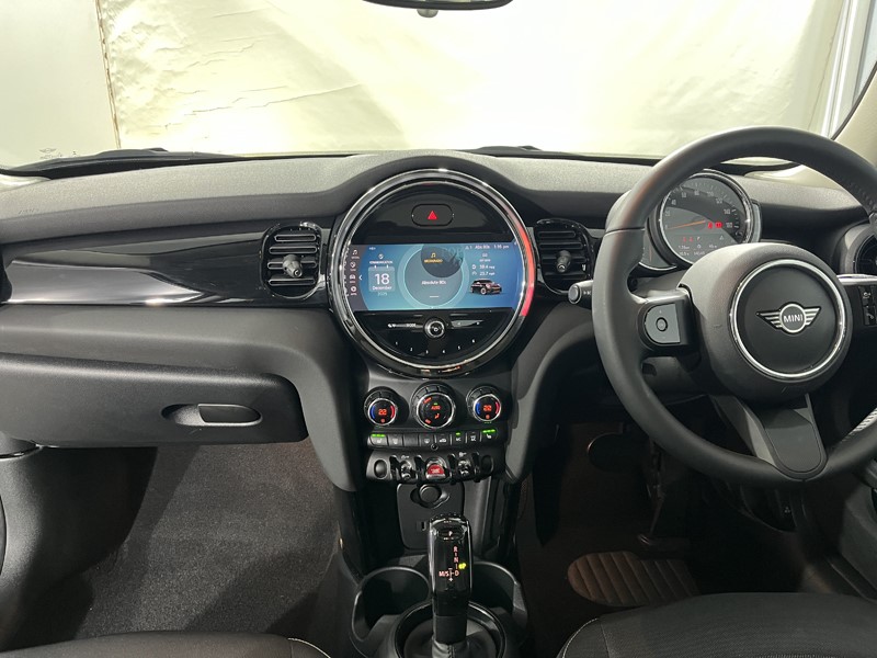 2021 (21) MINI HATCHBACK 1.5 Cooper Classic 3dr Auto 4891981