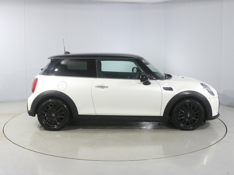 2022 (72) MINI HATCHBACK 1.5 Cooper Classic 3dr Auto 4900439