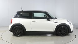 2022 (72) MINI HATCHBACK 1.5 Cooper Classic 3dr Auto 4900439