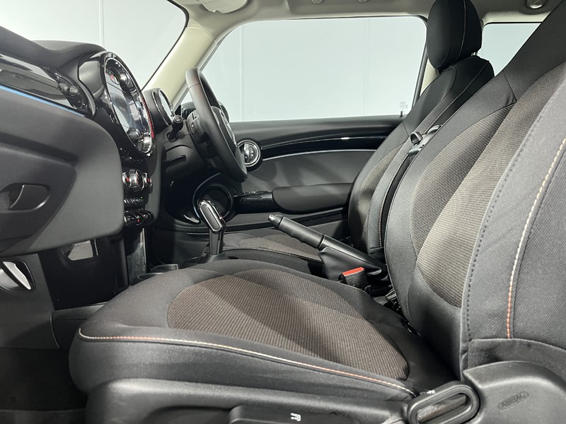 2022 (72) MINI HATCHBACK 1.5 Cooper Classic 3dr Auto 4900470