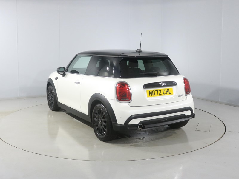 2022 (72) MINI HATCHBACK 1.5 Cooper Classic 3dr Auto 1