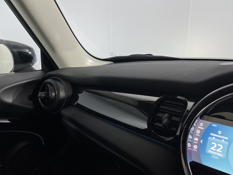 2022 (72) MINI HATCHBACK 1.5 Cooper Classic 3dr Auto 4900461