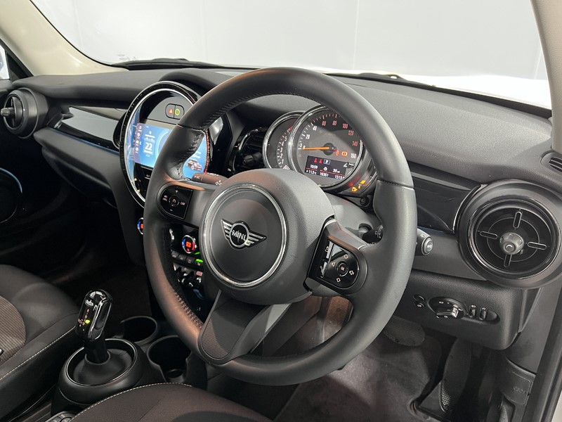 2022 (72) MINI HATCHBACK 1.5 Cooper Classic 3dr Auto 4900442