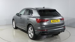2021 (21) AUDI Q3 35 TFSI S Line 5dr S Tronic 1