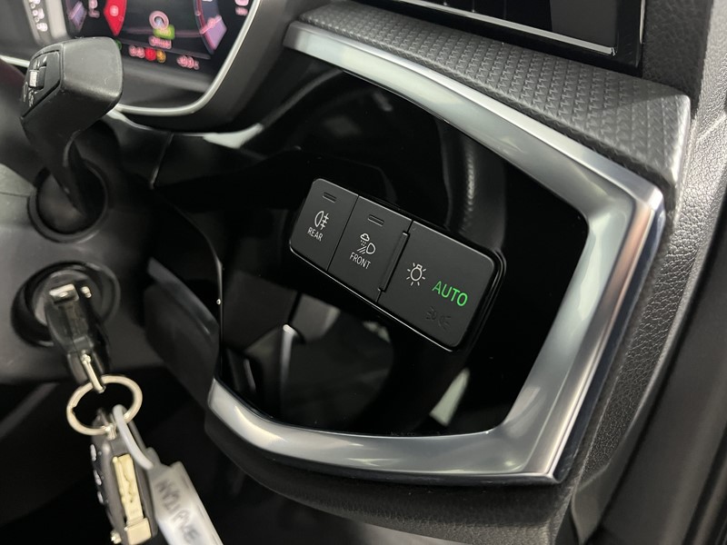 2021 (21) AUDI Q3 35 TFSI S Line 5dr S Tronic 4886960