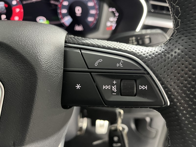 2021 (21) AUDI Q3 35 TFSI S Line 5dr S Tronic 4886963