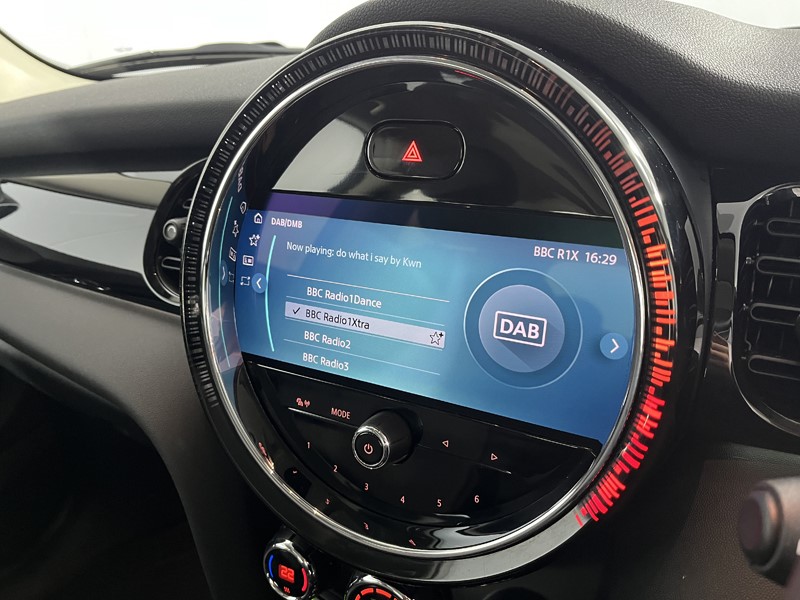 2022 (71) MINI HATCHBACK 1.5 Cooper Classic 3dr Auto 4896490