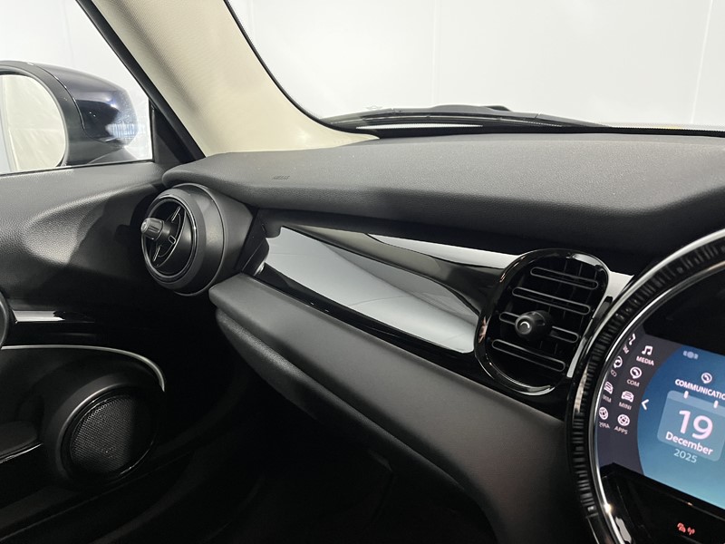 2022 (71) MINI HATCHBACK 1.5 Cooper Classic 3dr Auto 4896489