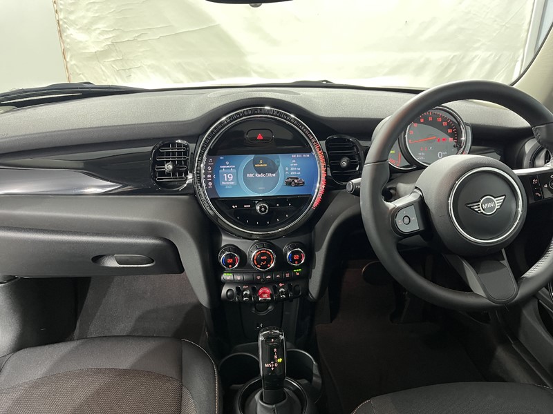 2022 (71) MINI HATCHBACK 1.5 Cooper Classic 3dr Auto 4896468