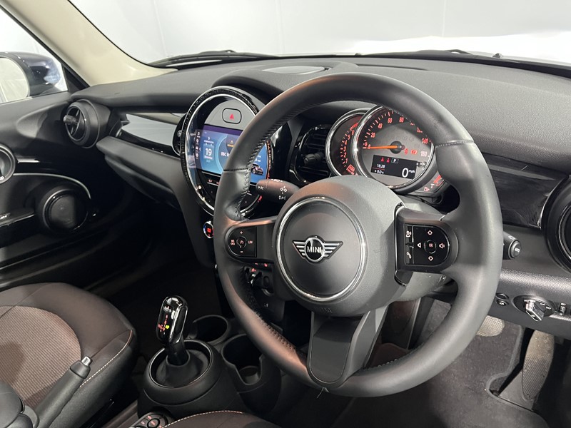 2022 (71) MINI HATCHBACK 1.5 Cooper Classic 3dr Auto 4896470