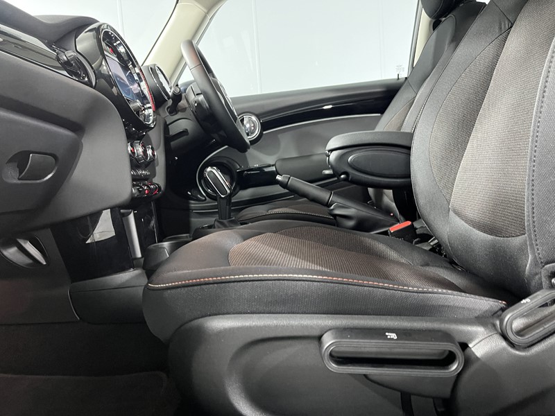 2022 (71) MINI HATCHBACK 1.5 Cooper Classic 3dr Auto 4896497