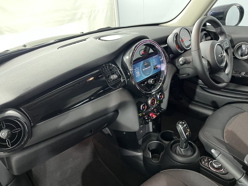 2022 (71) MINI HATCHBACK 1.5 Cooper Classic 3dr Auto 4896471