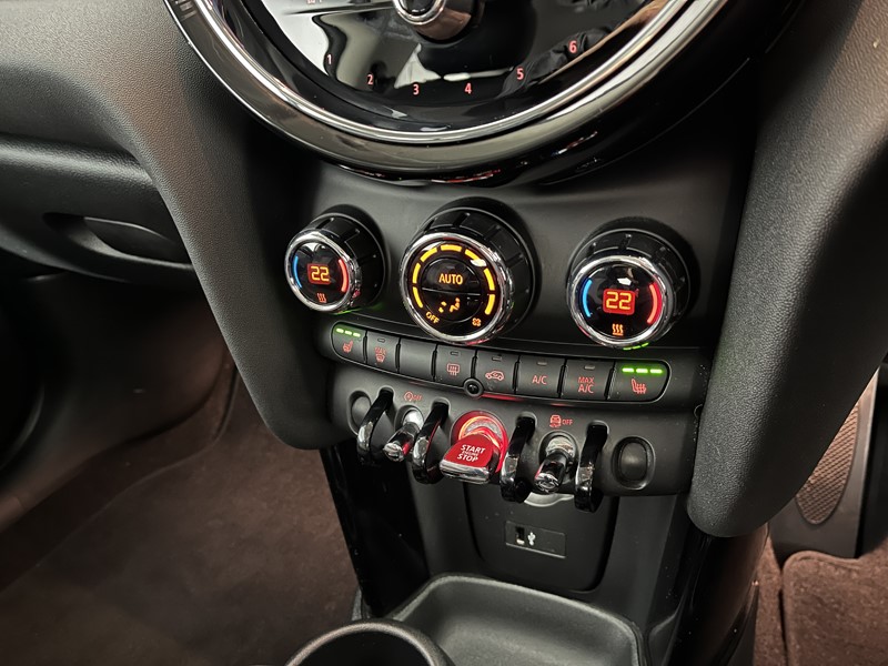 2022 (71) MINI HATCHBACK 1.5 Cooper Classic 3dr Auto 4896493