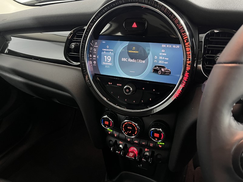 2022 (71) MINI HATCHBACK 1.5 Cooper Classic 3dr Auto 4896472