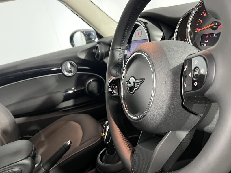 2022 (71) MINI HATCHBACK 1.5 Cooper Classic 3dr Auto 4896485