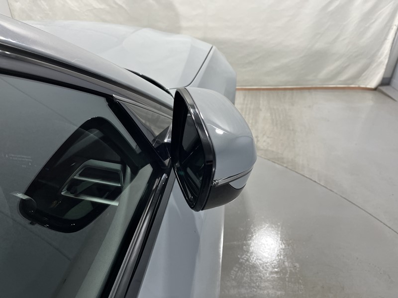 2025 (25) BMW 3 SERIES 330e 22.3 kWh M Sport 4dr Step Auto 4905898