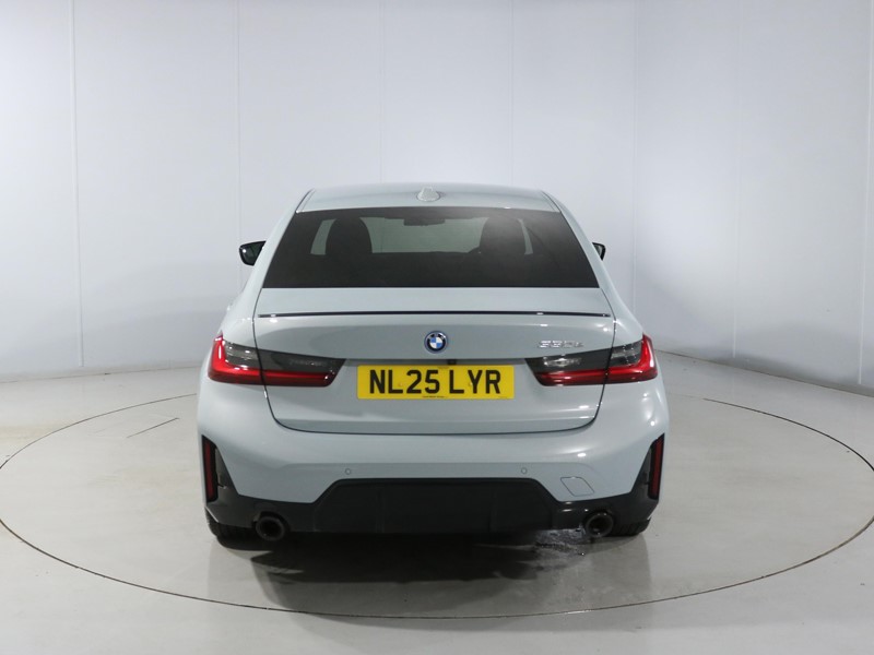 2025 (25) BMW 3 SERIES 330e 22.3 kWh M Sport 4dr Step Auto 4905869