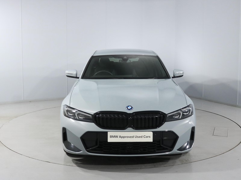 2025 (25) BMW 3 SERIES 330e 22.3 kWh M Sport 4dr Step Auto 4905870