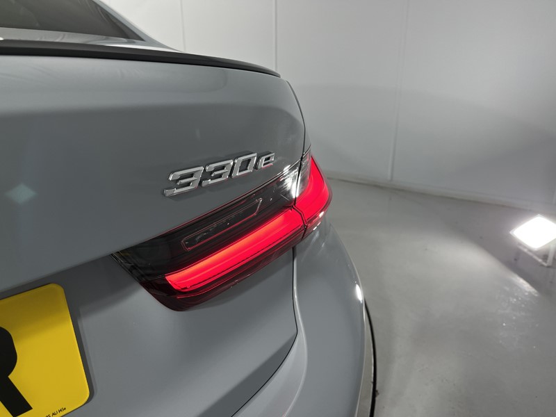 2025 (25) BMW 3 SERIES 330e 22.3 kWh M Sport 4dr Step Auto 4905902