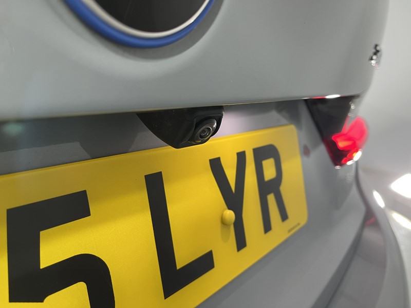 2025 (25) BMW 3 SERIES 330e 22.3 kWh M Sport 4dr Step Auto 4905903