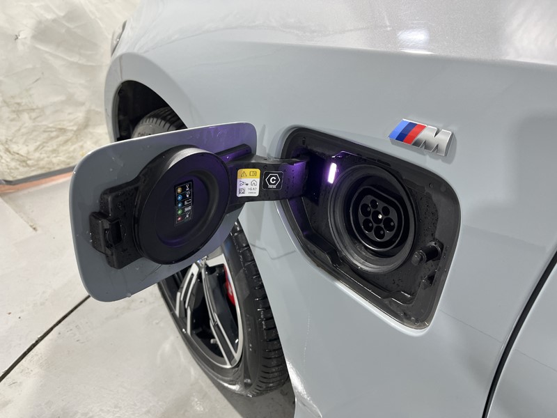 2025 (25) BMW 3 SERIES 330e 22.3 kWh M Sport 4dr Step Auto 4905900