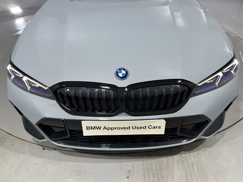 2025 (25) BMW 3 SERIES 330e 22.3 kWh M Sport 4dr Step Auto 4905897