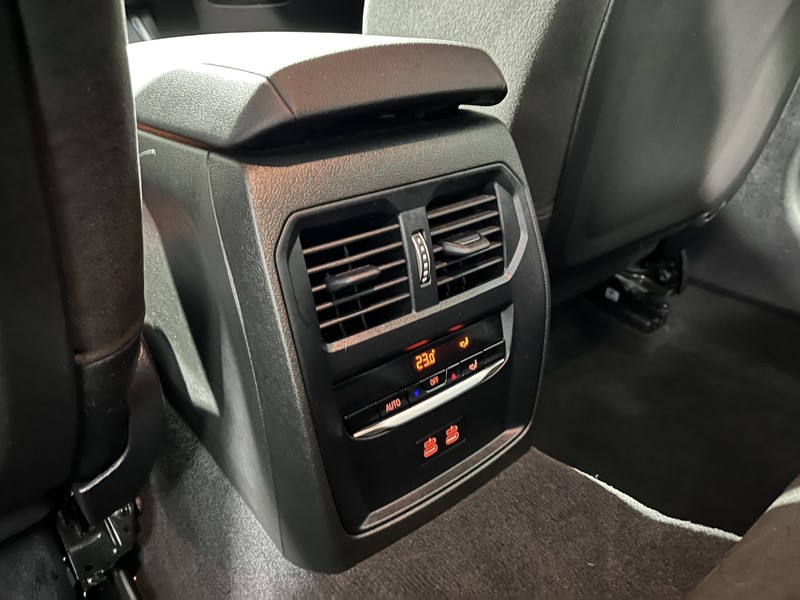 2025 (25) BMW 3 SERIES 330e 22.3 kWh M Sport 4dr Step Auto 4905894