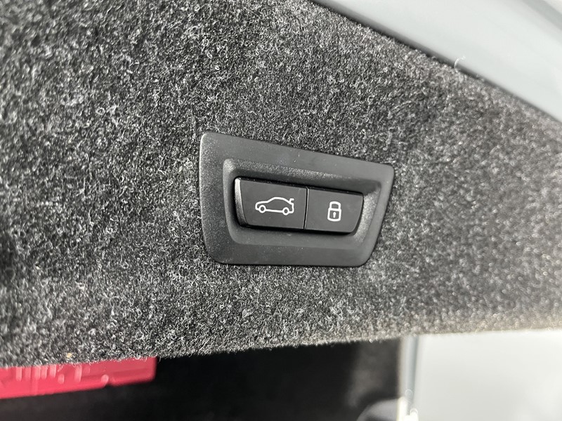 2025 (25) BMW 3 SERIES 330e 22.3 kWh M Sport 4dr Step Auto 4905904