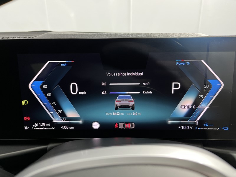 2025 (25) BMW 3 SERIES 330e 22.3 kWh M Sport 4dr Step Auto 4905863