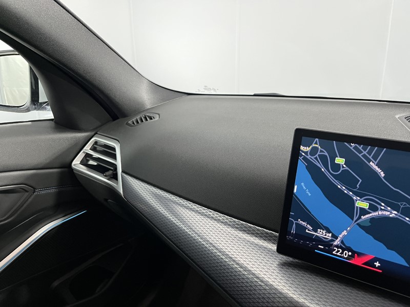 2025 (25) BMW 3 SERIES 330e 22.3 kWh M Sport 4dr Step Auto 4905880