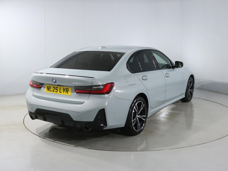 2025 (25) BMW 3 SERIES 330e 22.3 kWh M Sport 4dr Step Auto 4905906