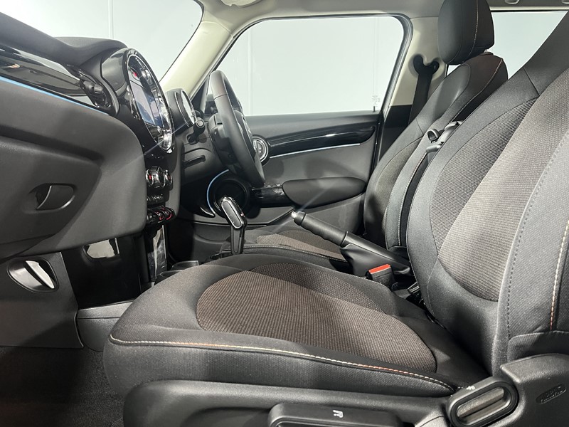 2022 (72) MINI HATCHBACK 1.5 Cooper Classic 5dr Auto 4915053