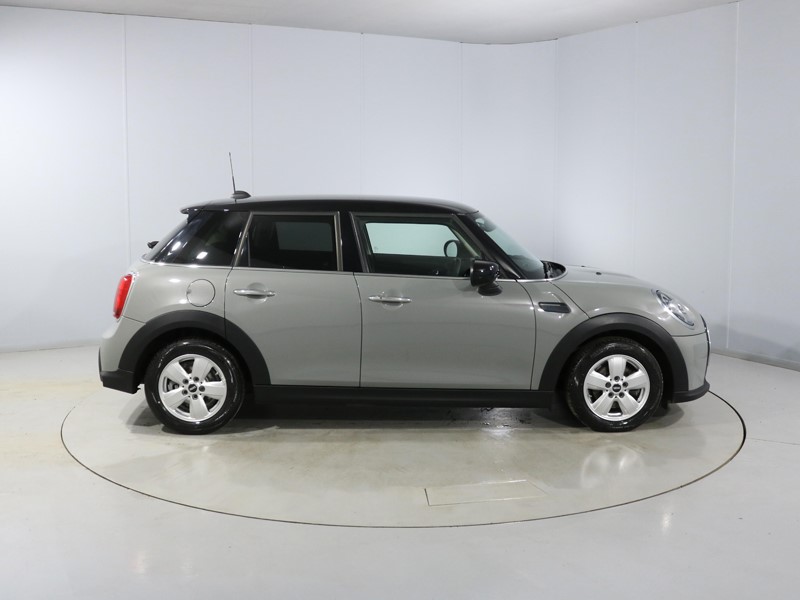 2022 (72) MINI HATCHBACK 1.5 Cooper Classic 5dr Auto 4915022