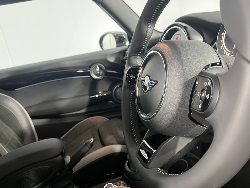 2022 (22) MINI HATCHBACK 1.5 Cooper Sport 3dr 4914998