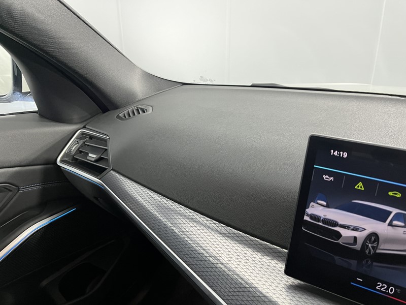 2024 (74) BMW 3 SERIES 320i M Sport 4dr Step Auto 4925490