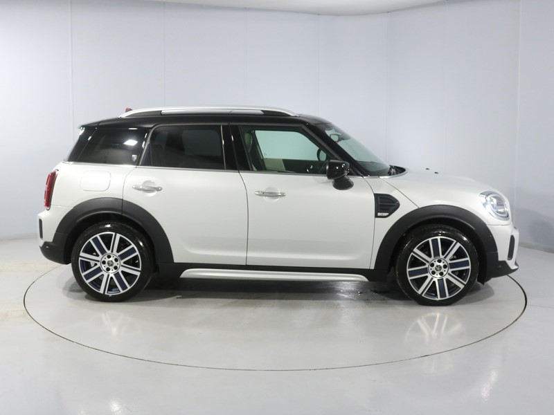 2022 (72) MINI COUNTRYMAN 1.5 Cooper Exclusive 5dr Auto 4977538