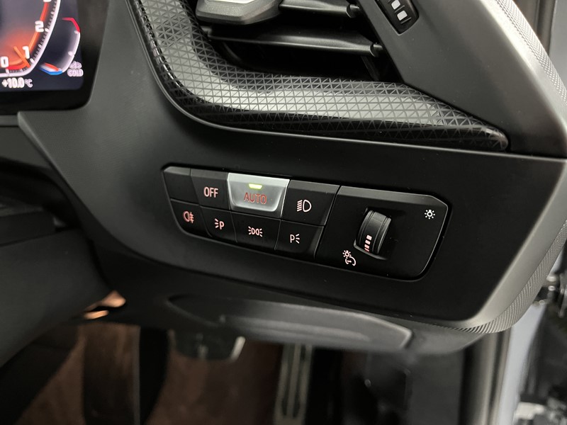 2022 (71) BMW 1 SERIES M135i xDrive 5dr Step Auto 4930084