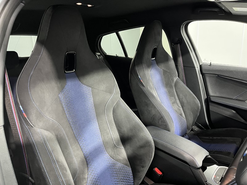 2022 (71) BMW 1 SERIES M135i xDrive 5dr Step Auto 4930073