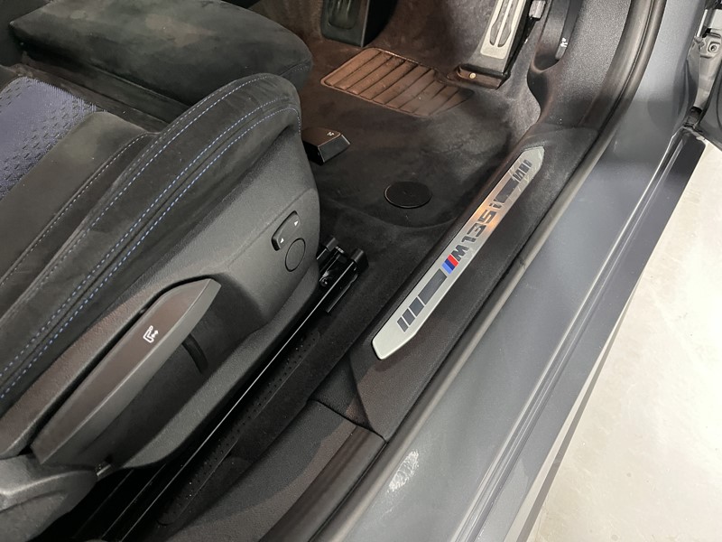 2022 (71) BMW 1 SERIES M135i xDrive 5dr Step Auto 4930081