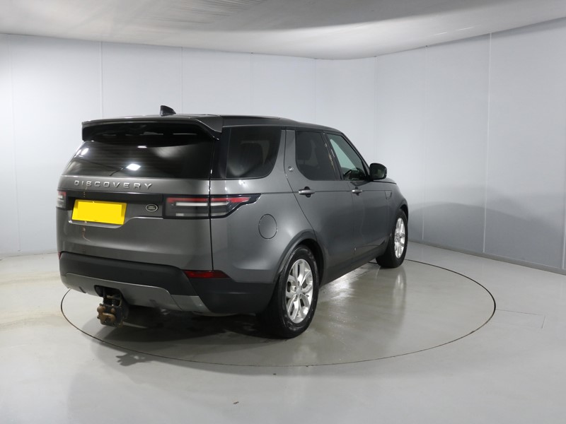 2018 (18) LAND ROVER DISCOVERY 3.0 TD6 SE 5dr Auto 4933447
