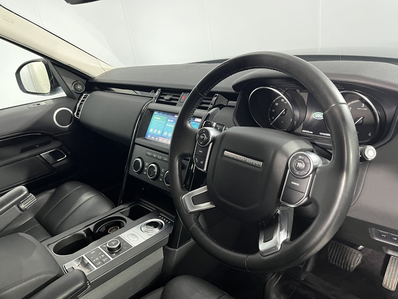 2018 (18) LAND ROVER DISCOVERY 3.0 TD6 SE 5dr Auto 4933406