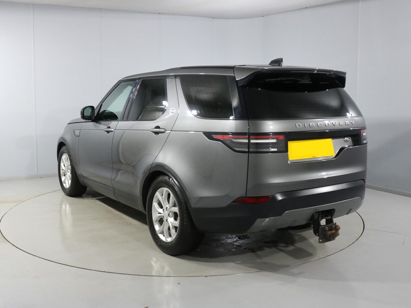 2018 (18) LAND ROVER DISCOVERY 3.0 TD6 SE 5dr Auto 4933402